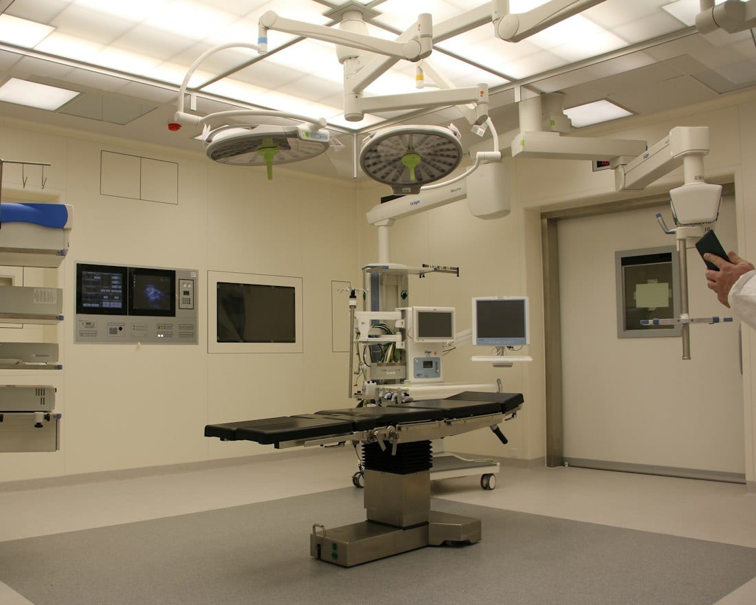 Equipped investigational site procedure room